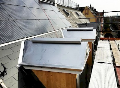 Zurlindenstrasse 20, Zürich, Photovoltaik, Dacheindeckung und Spenglerarbeit aus einer Hand
