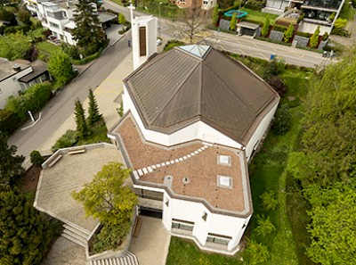 Doppelfalz- und Flachdach, Kirche St. Michael, Uitikon-Waldegg