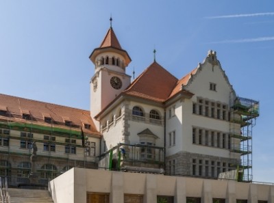 Schulhaus Stapfer mit Turm